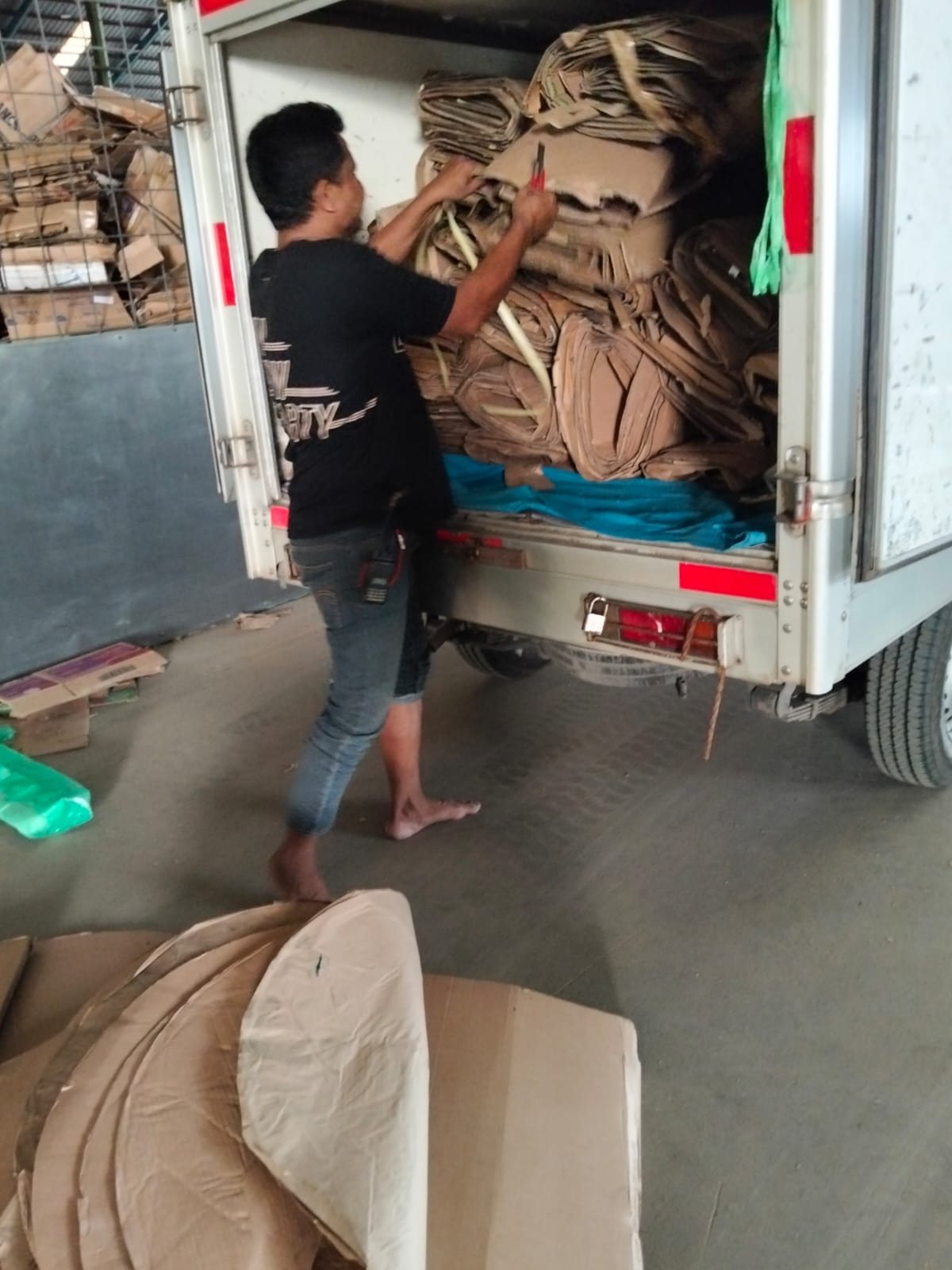 260 Kg Kardus Bekas Tim Percetakan Jadi Cuan